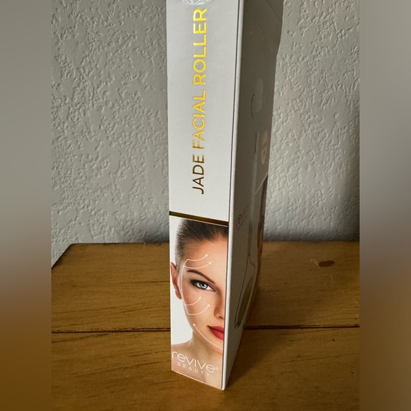 NWT Natural Jade Roller for Face - Picture 5 of 5